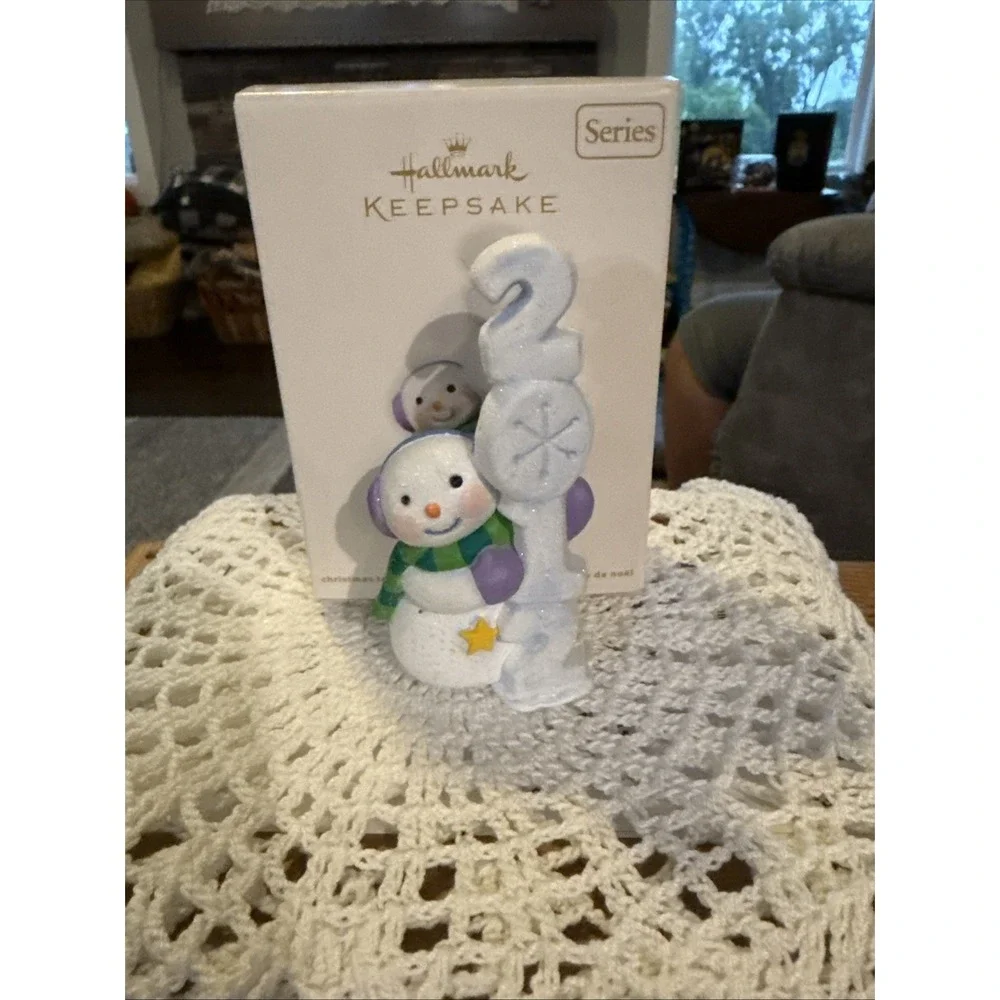 2012 Hallmark Frosty Fun Decade Snowman 3 Keepsake Ornament